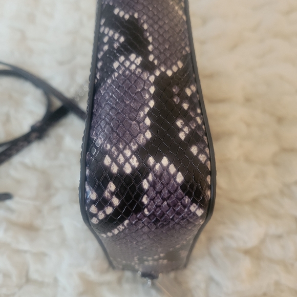 Michael Kors Crossbody - Picture 6 of 9